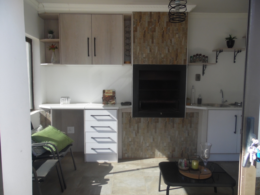 4 Bedroom Property for Sale in Flamingo Park Free State
